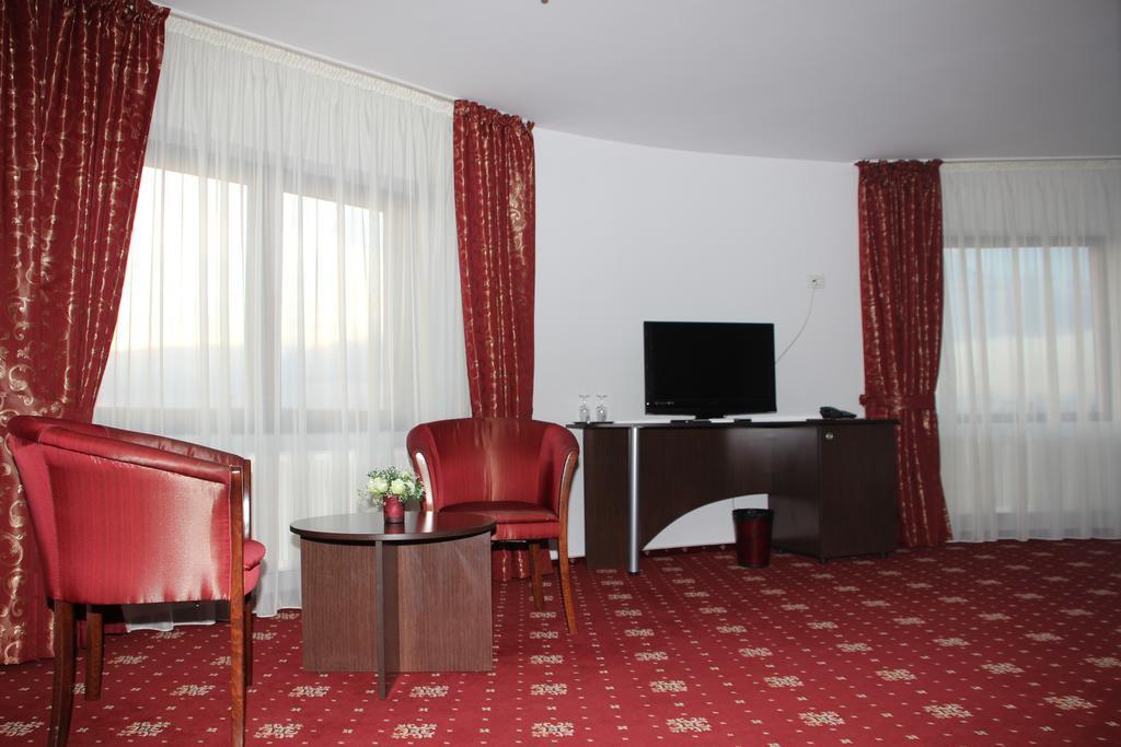 Hotel Royal 2 Urziceni Chambre photo