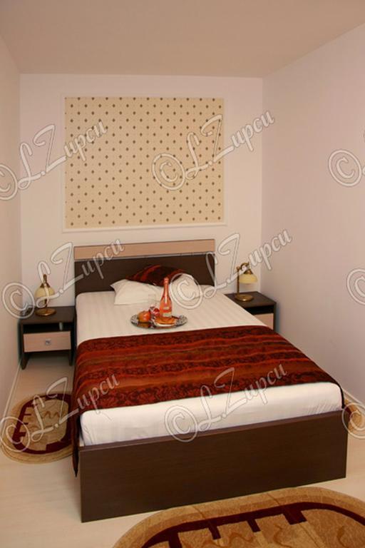 Hotel Royal 2 Urziceni Chambre photo