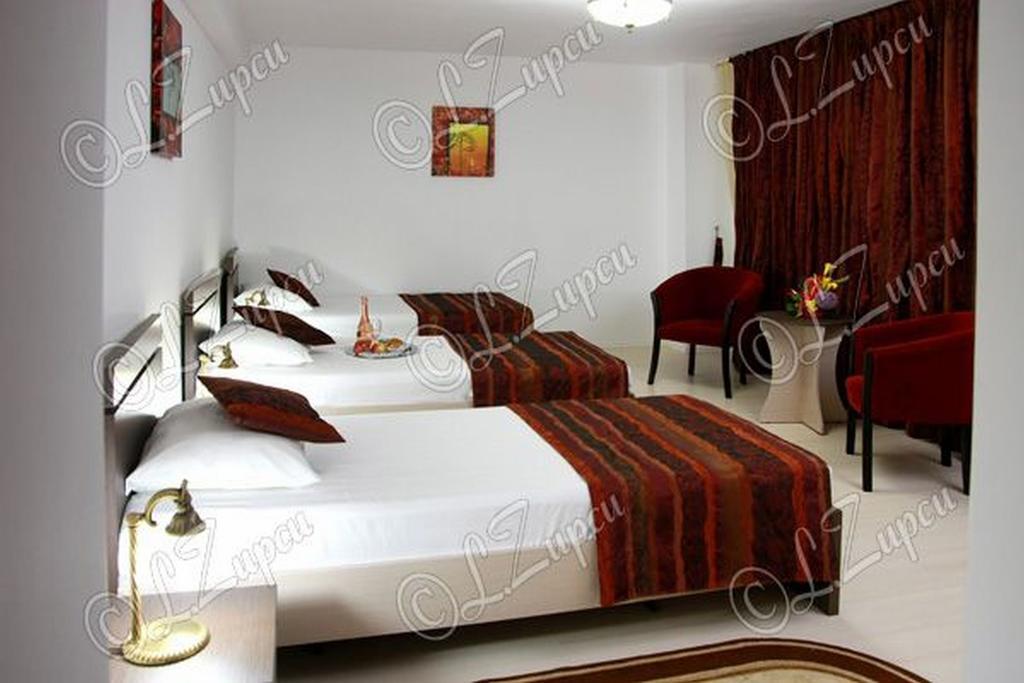 Hotel Royal 2 Urziceni Chambre photo