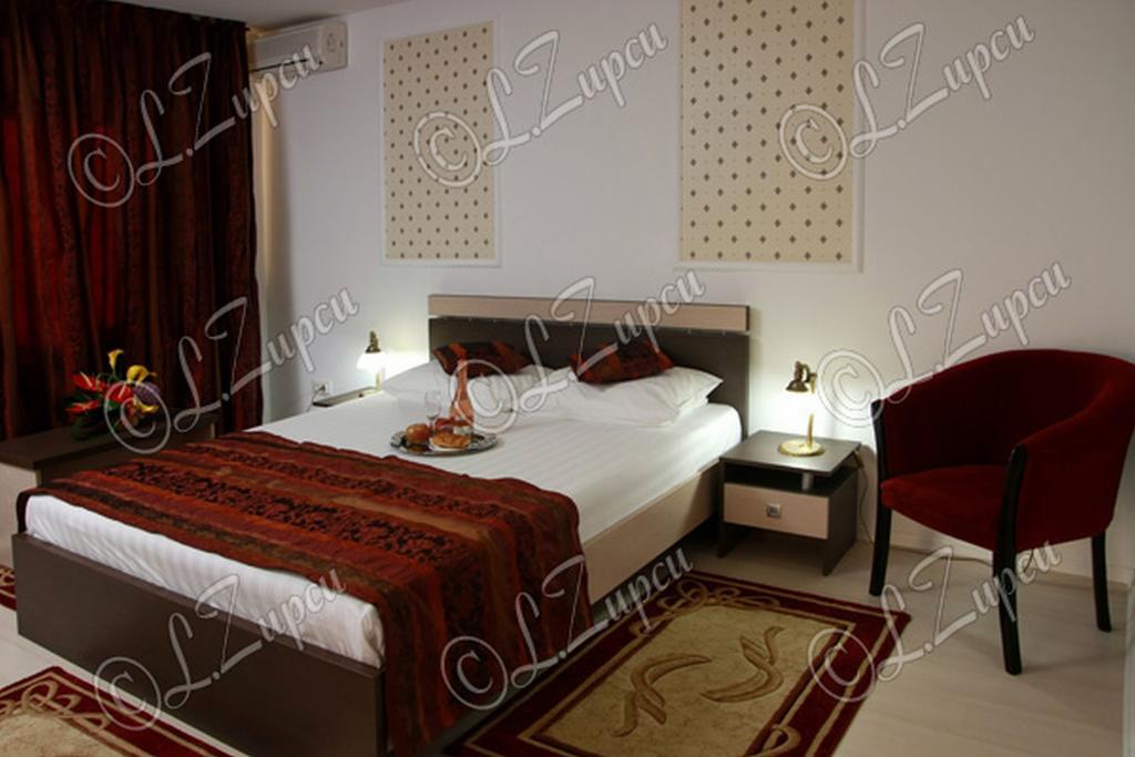 Hotel Royal 2 Urziceni Chambre photo